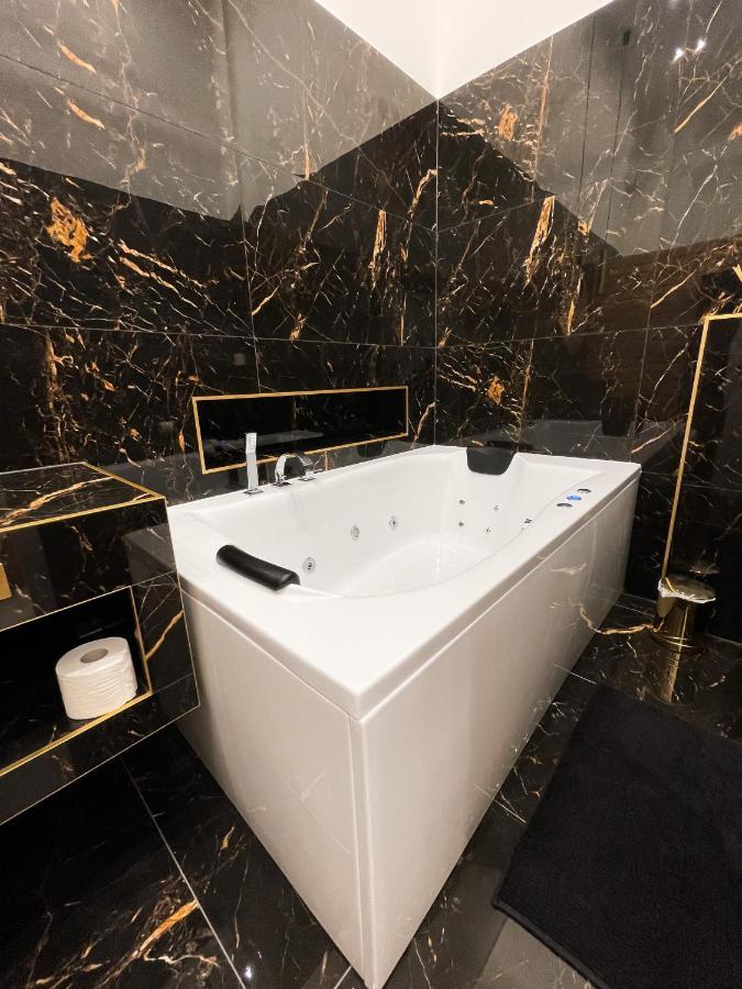 St Stephen Luxury With Jacuzzi And Sauna Apartment Budapest