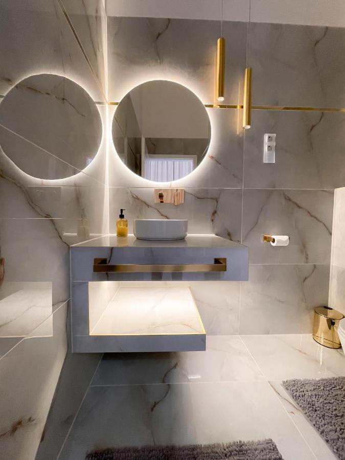 St Stephen Luxury With Jacuzzi And Sauna Apartment