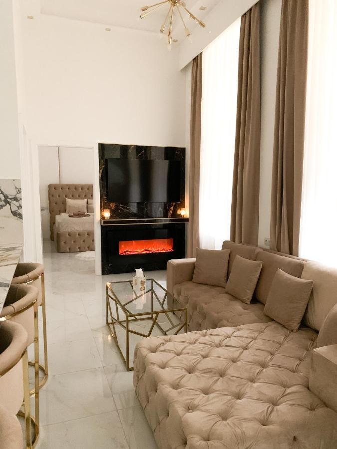 St Stephen Luxury With Jacuzzi And Sauna Apartment